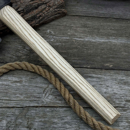 Carpenter’s Axe with Leather Shoulder Sheath, 0.84 kg (1.85 lb)